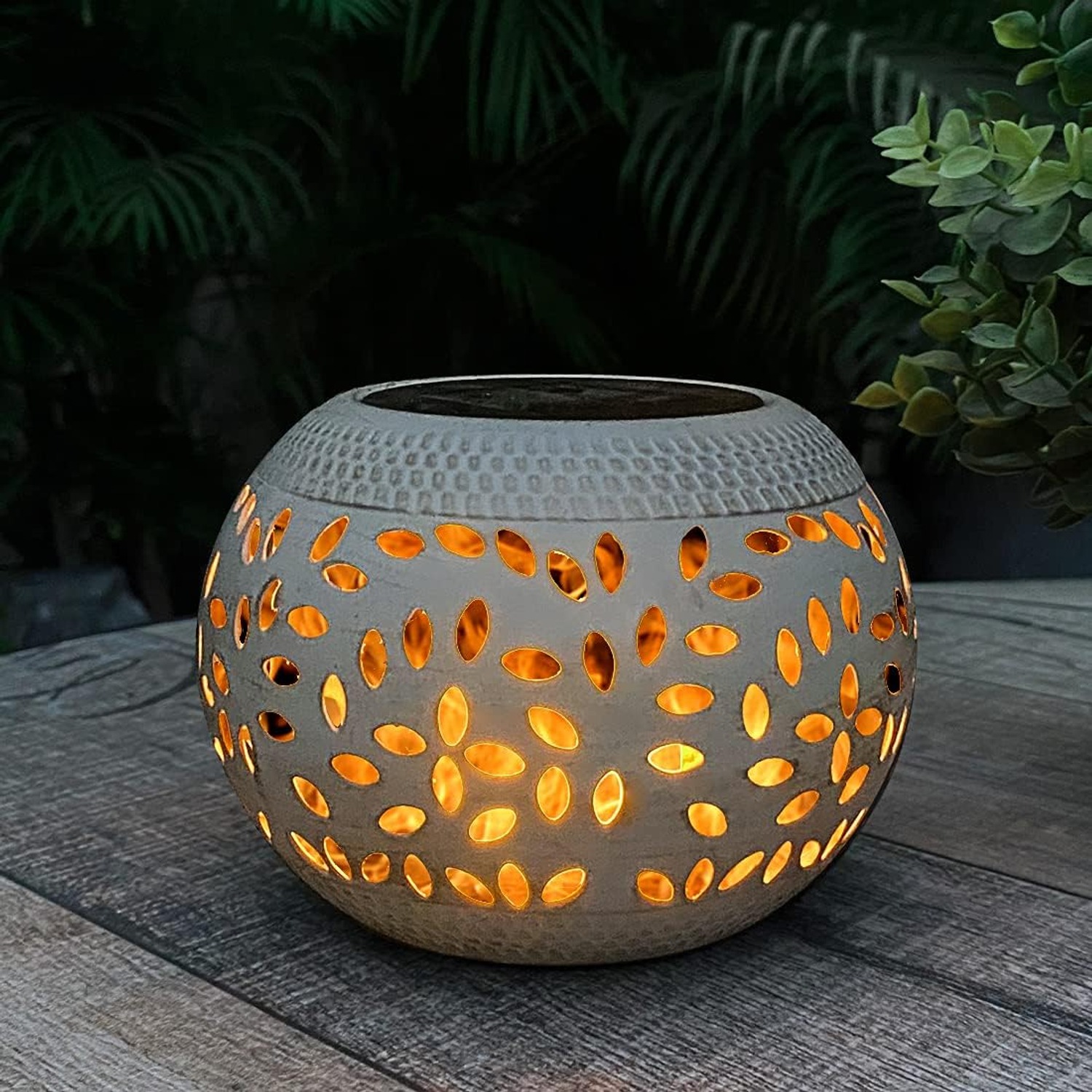 pearlstar Solar Flame Table Lantern: image 1